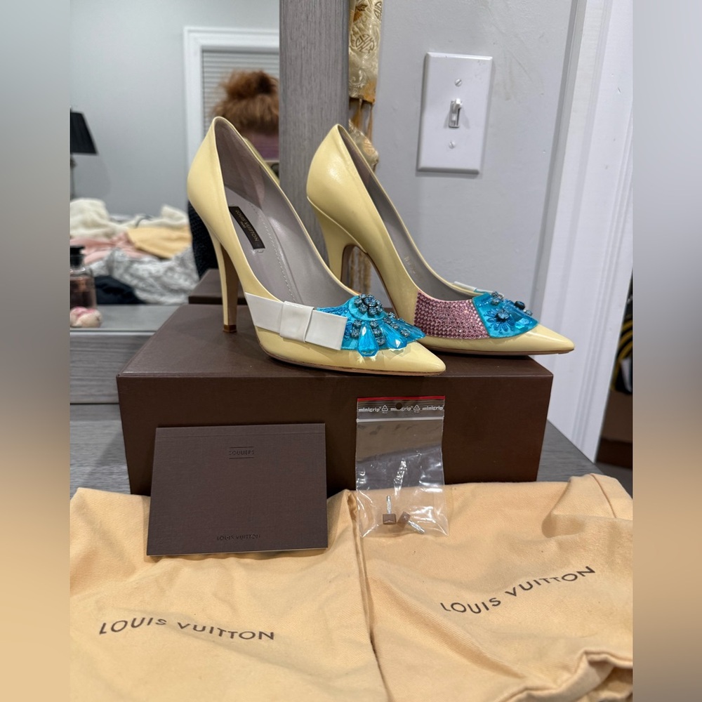 Louis Vuitton Spring 2008 Yellow Leather Crystal Embellished Heels - Picture 9 of 9